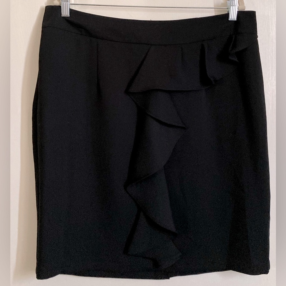 *Elle Classic Black Ruffle Detail Size 16 Pencil Mini Skirt A206
